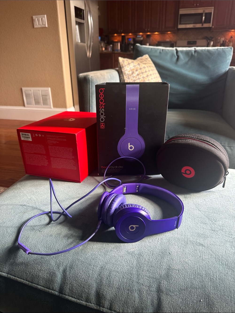 Beats Solo HD by Dre Purple On-Ear Headphones with Case and original box!